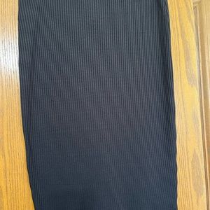NWOT City Streets Ribbed Knee Length Skirt in Black
